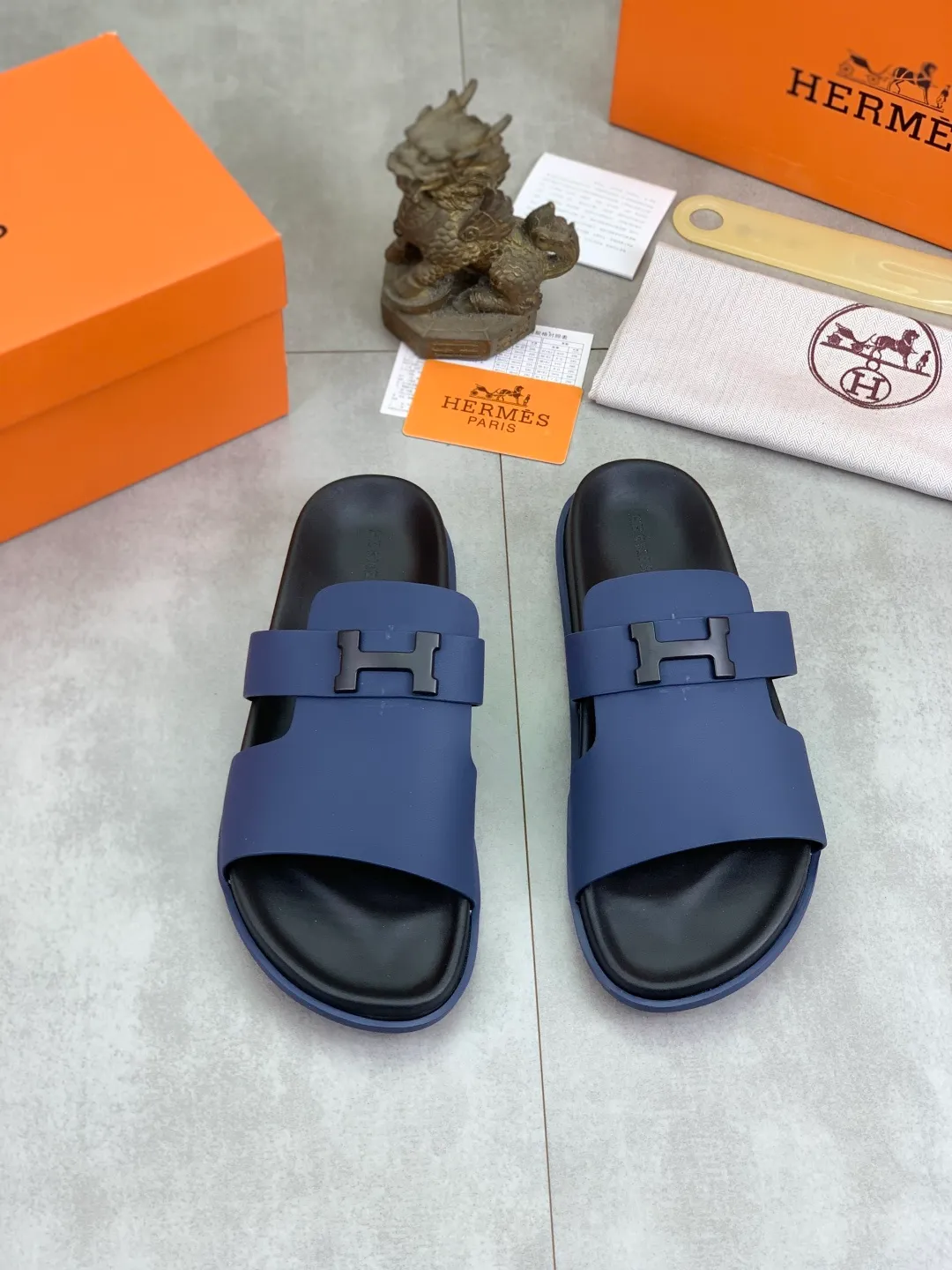 Men's shoes 💰P440 New [HERMES] high-end quality new Hermès slippers, made of imported silk calfskin, wear-resistant and non-slip rubber outsole. Fashionable and elegant code number: 39-44 (38 45 46 customized)